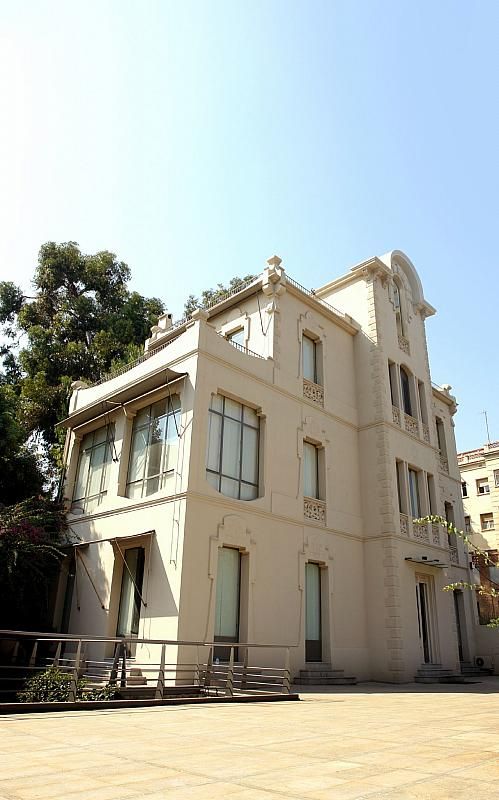 House in Barcelona, Spain, 800 m² - picture 1
