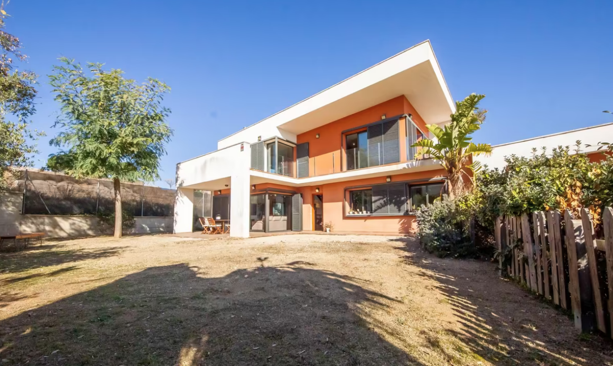 Stadthaus in Costa del Maresme, Spanien, 351 m² - Foto 1