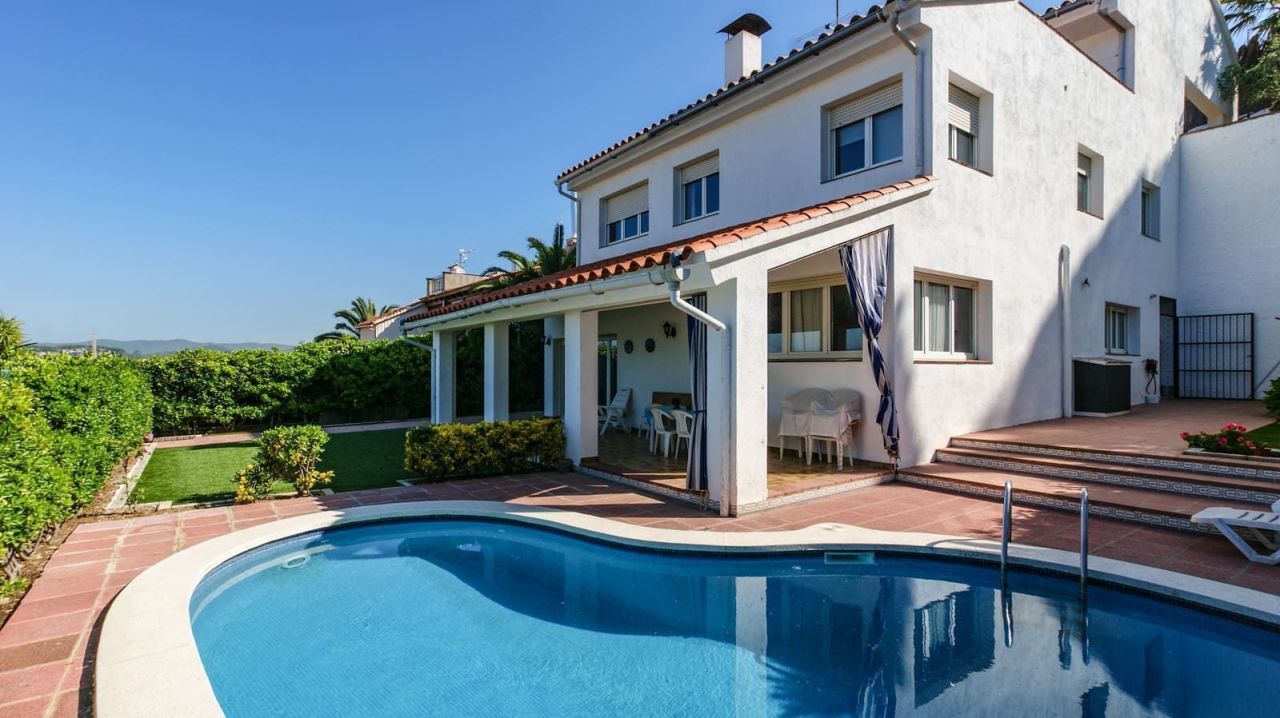 Maison sur la Costa Brava, Espagne, 356 m² - image 1