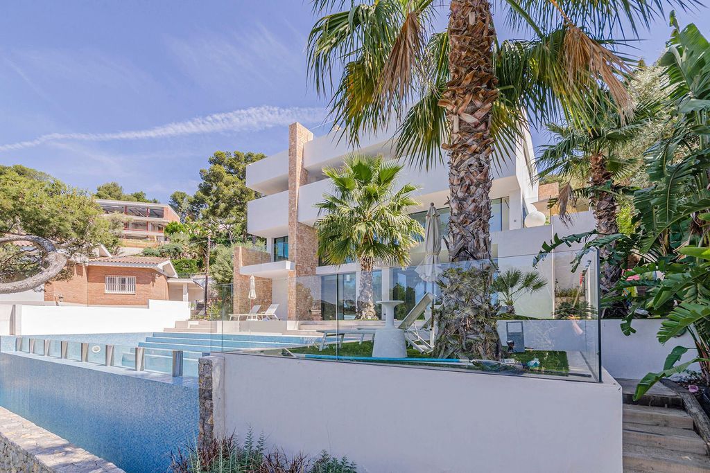 House in Costa del Garraf, Spain, 740 m² - picture 1