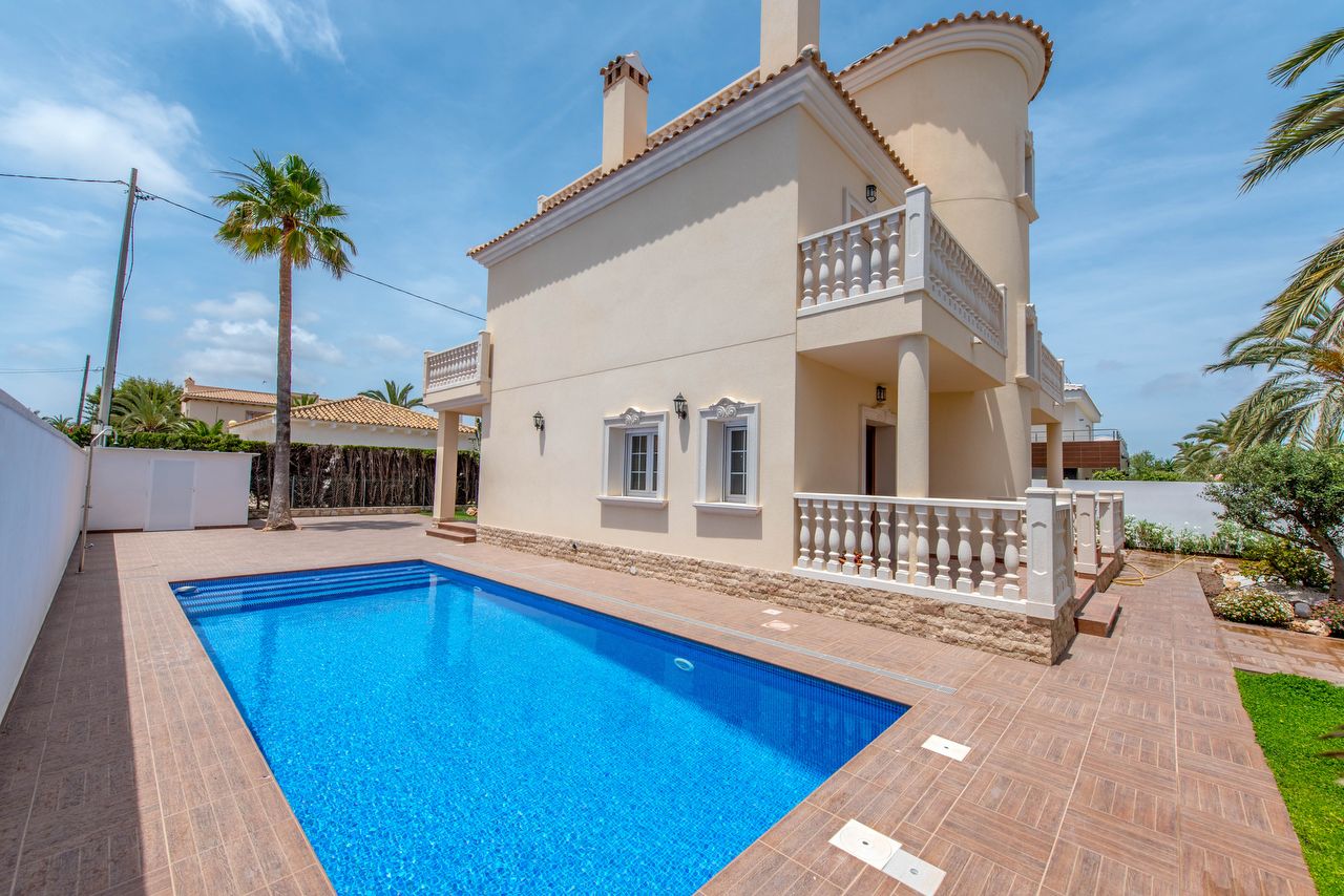 Haus in Costa Blanca, Spanien, 220 m² - Foto 1