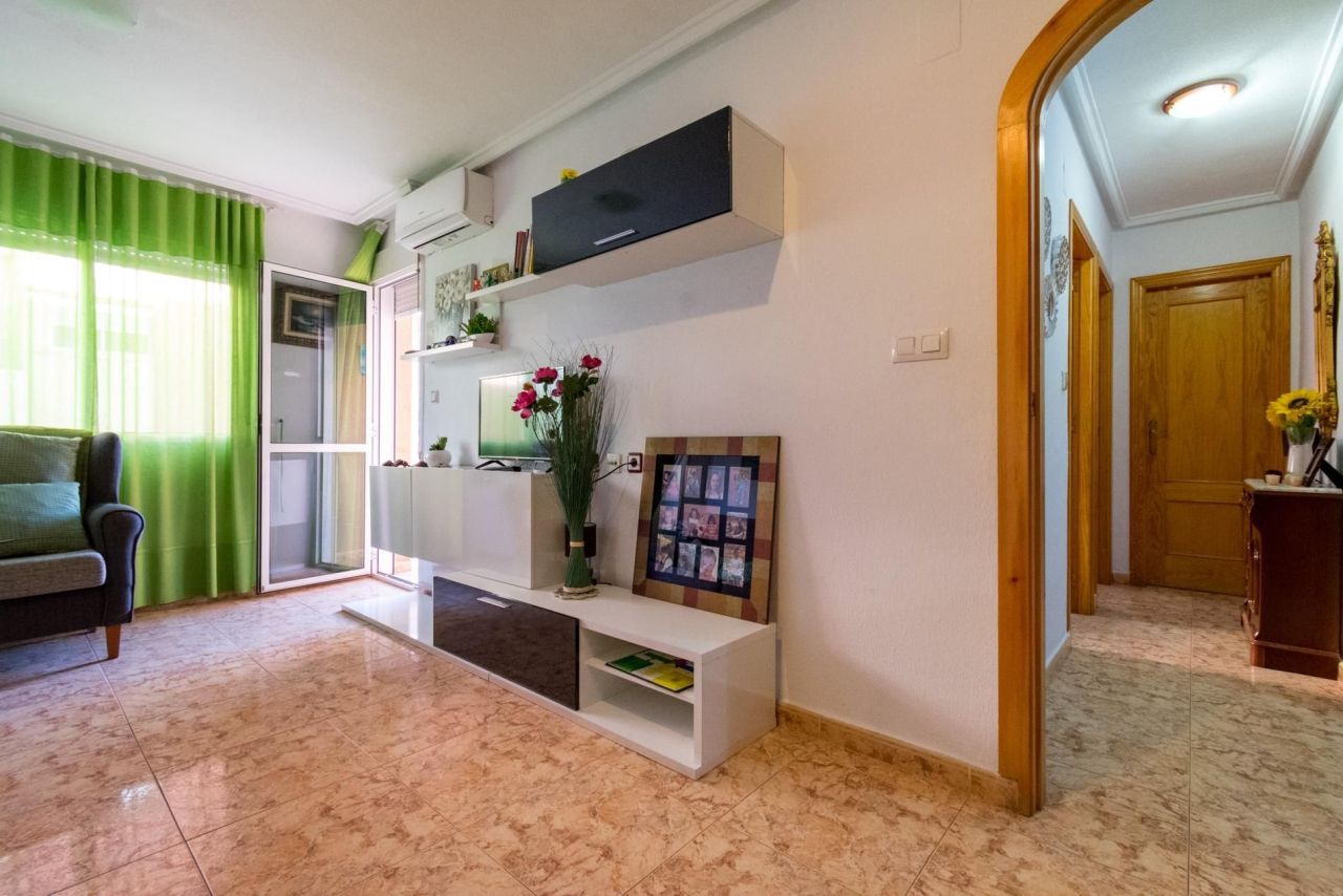 Flat in Torrevieja, Spain, 66 m² - picture 3