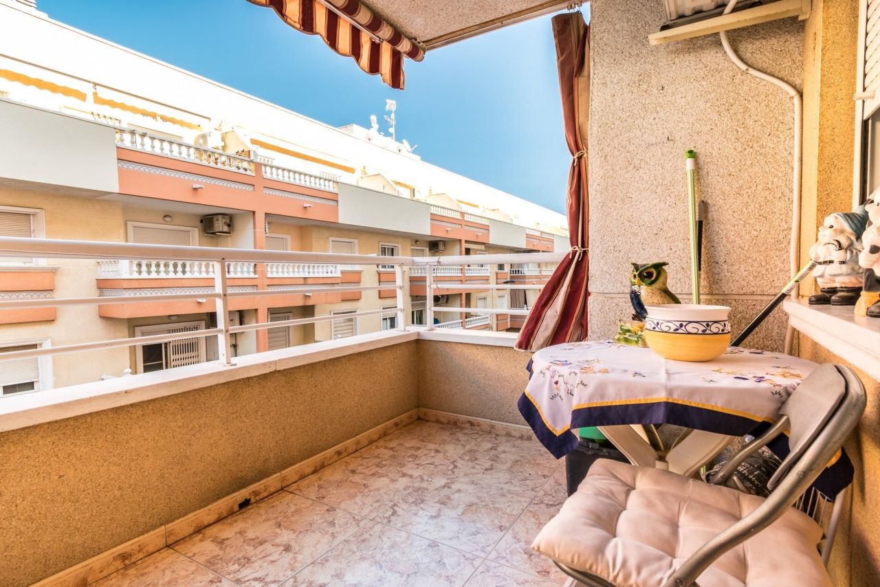 Piso en Torrevieja, España, 66 m² - imagen 1
