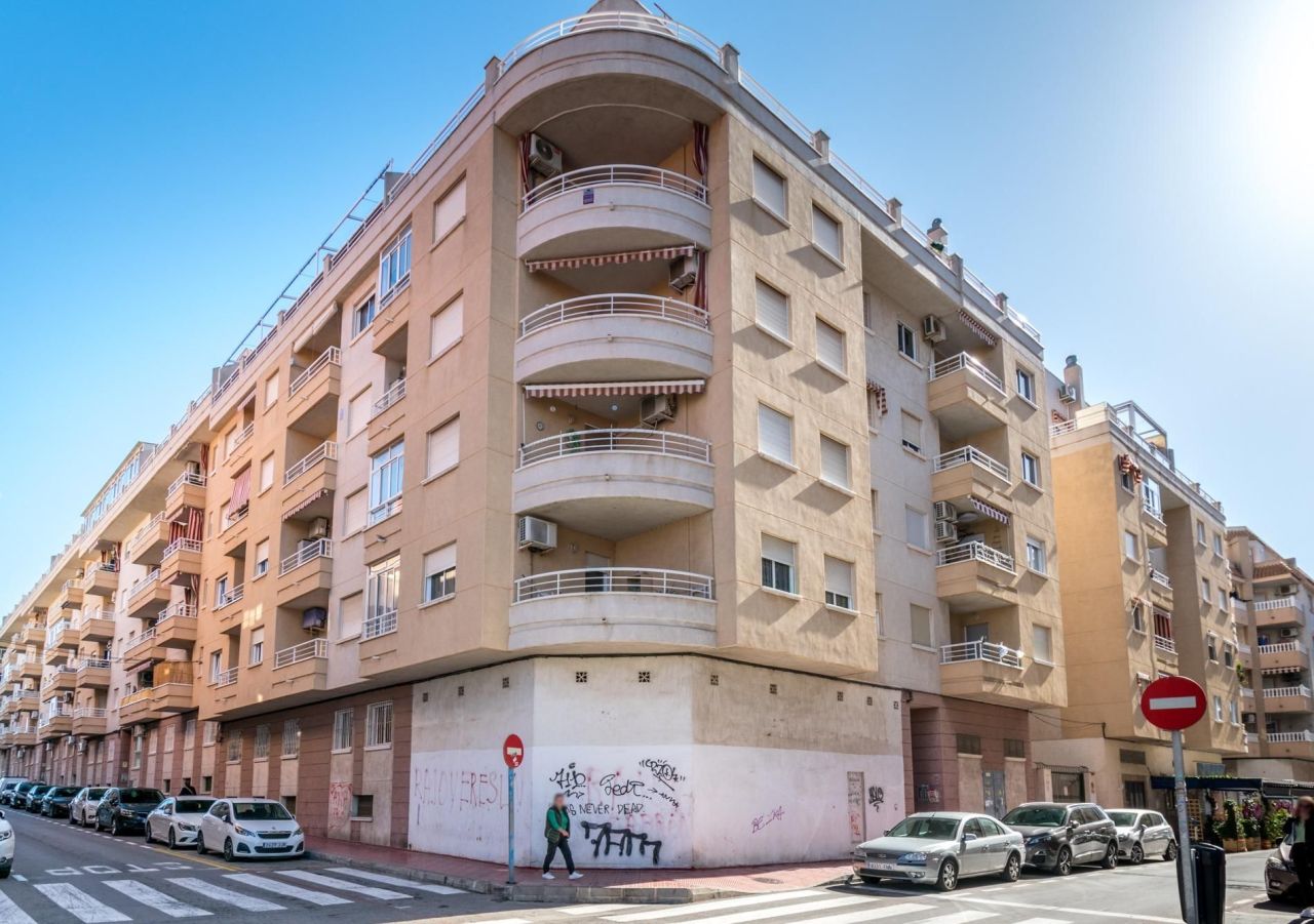 Flat in Torrevieja, Spain, 66 m² - picture 16