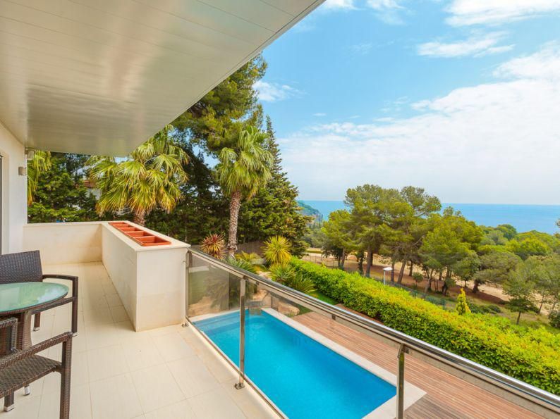 Haus in Costa Brava, Spanien, 473 m² - Foto 1