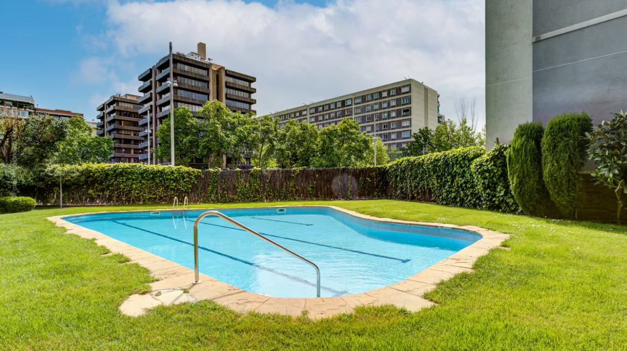 Flat in Barcelona, Spain, 180 m² - picture 1