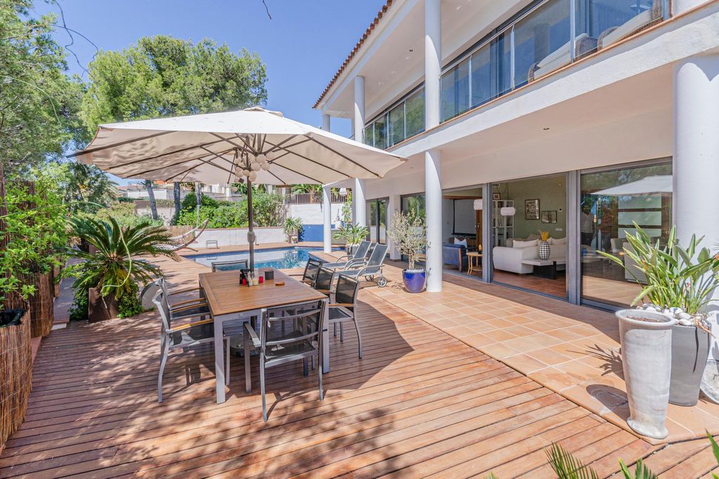 Casa en Costa del Garraf, España, 305 m² - imagen 1