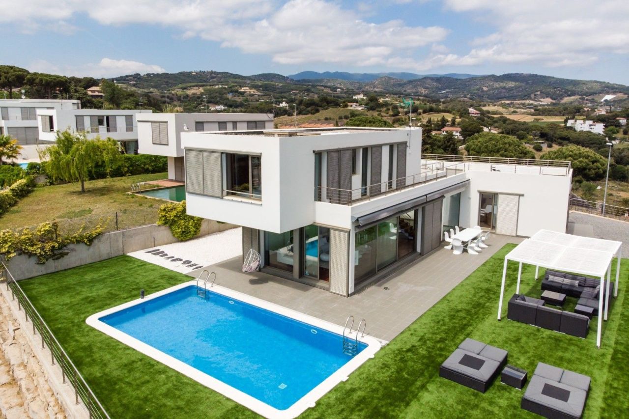 Maison sur la Costa del Maresme, Espagne, 360 m² - image 1