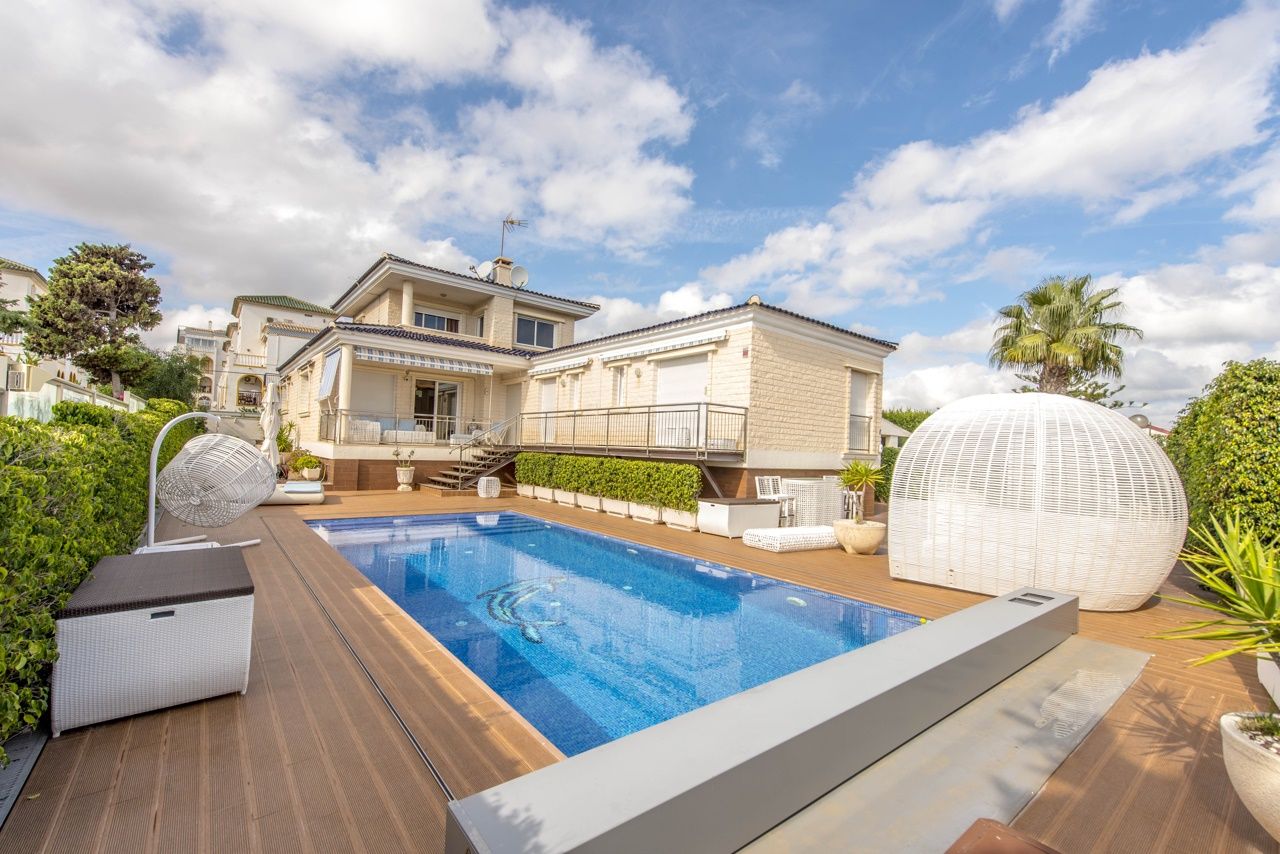 Casa en la Costa Blanca, España, 232 m² - imagen 1