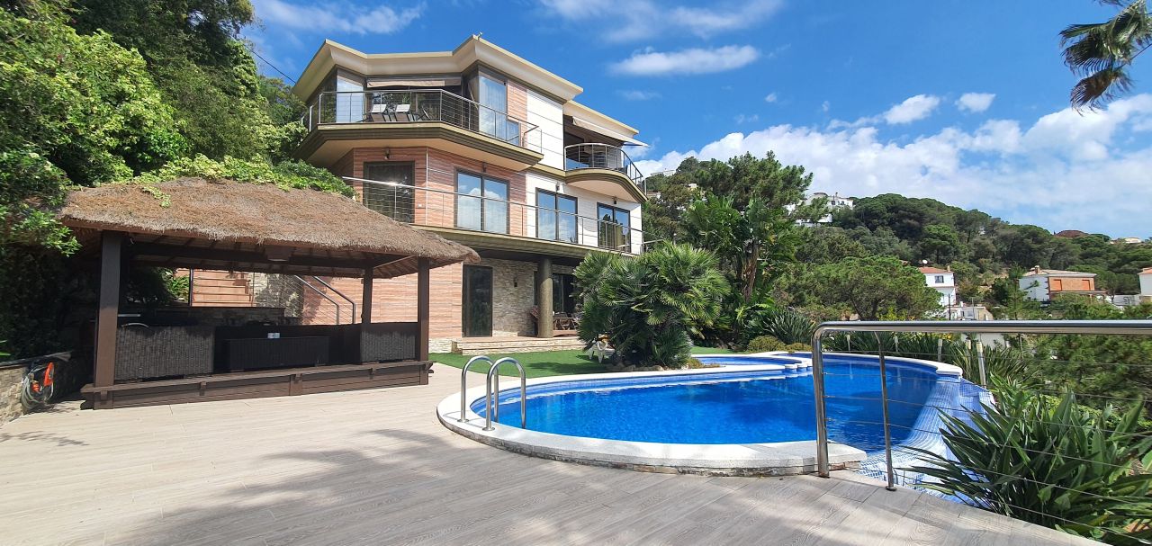House on Costa Brava, Spain, 360 m² - picture 1