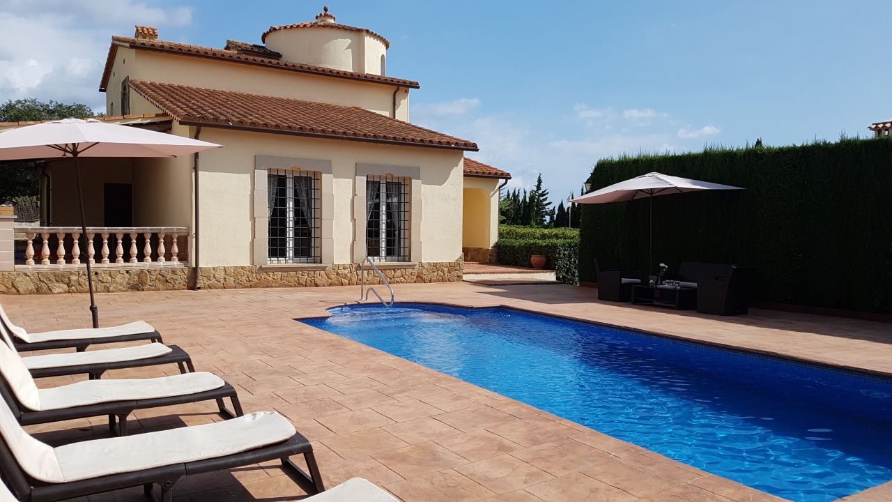 House on Costa Brava, Spain, 366 m² - picture 1