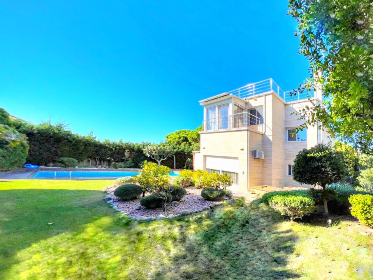 Casa en la Costa Brava, España, 340 m² - imagen 1