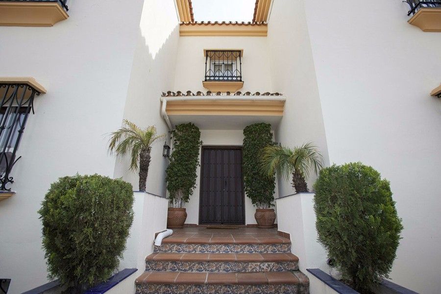 Maison sur la Costa del Sol, Espagne, 356 m² - image 1