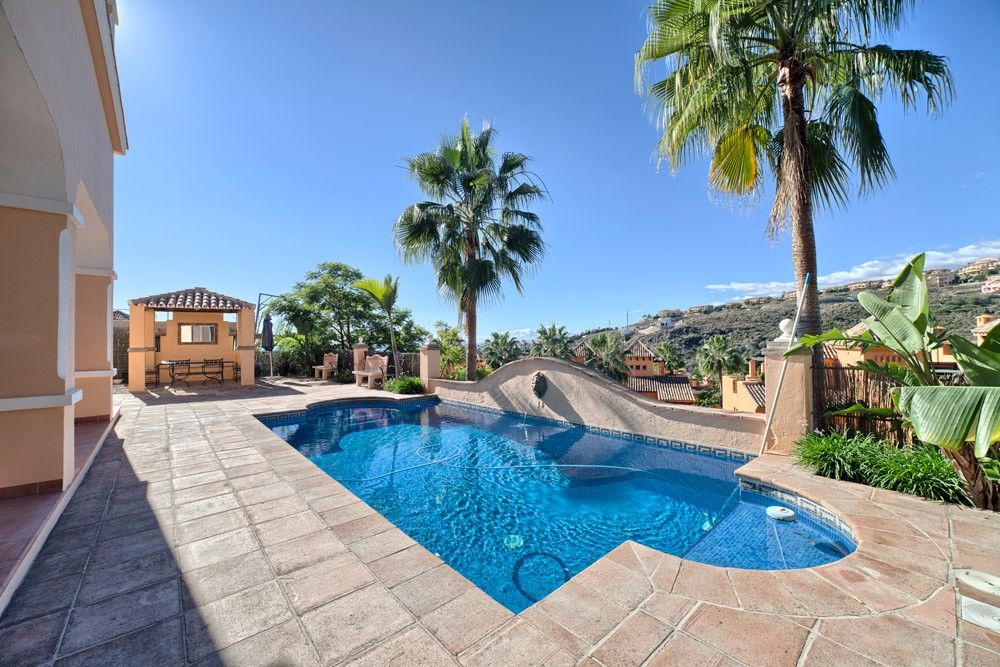 Casa en la Costa del Sol, España, 485 m² - imagen 1