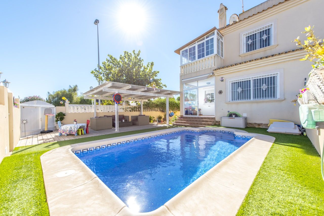 Casa adosada en la Costa Blanca, España, 101 m² - imagen 1