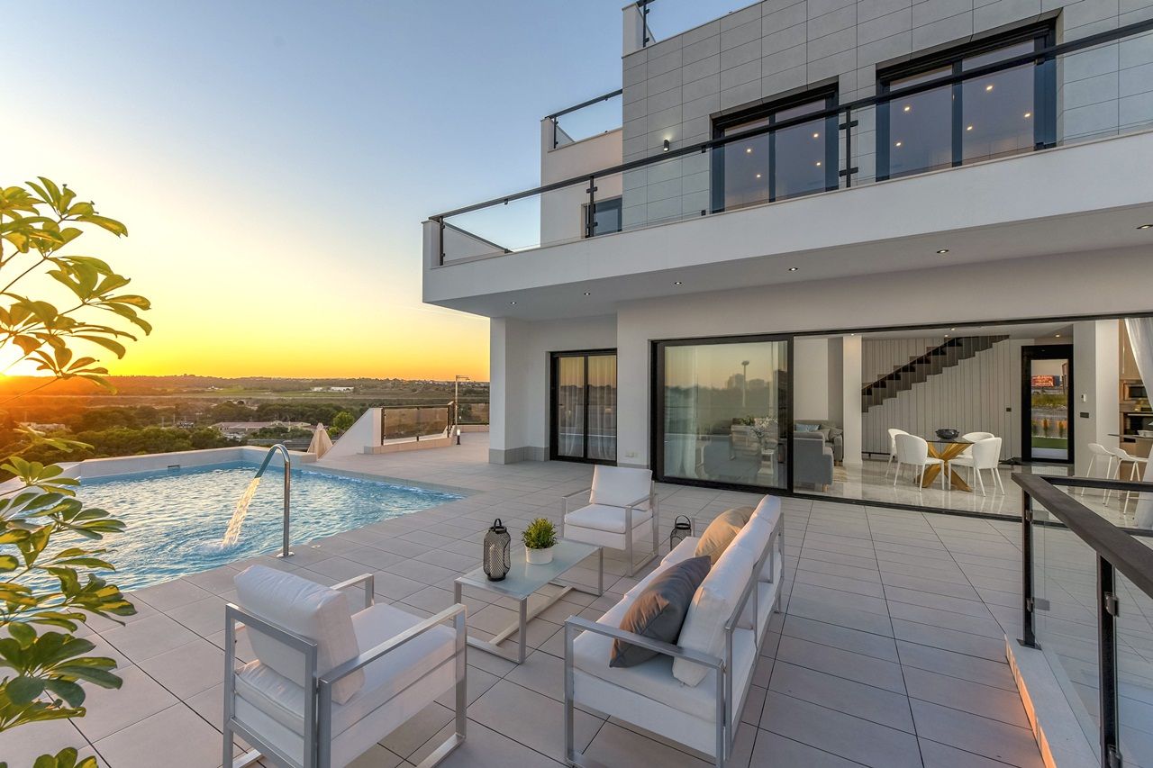 Haus in Costa Blanca, Spanien, 301 m² - Foto 1