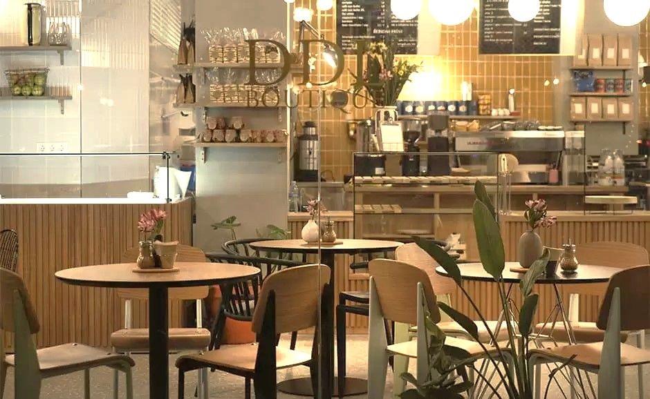 Commercial property in Madrid, Spain, 203 m² - picture 1