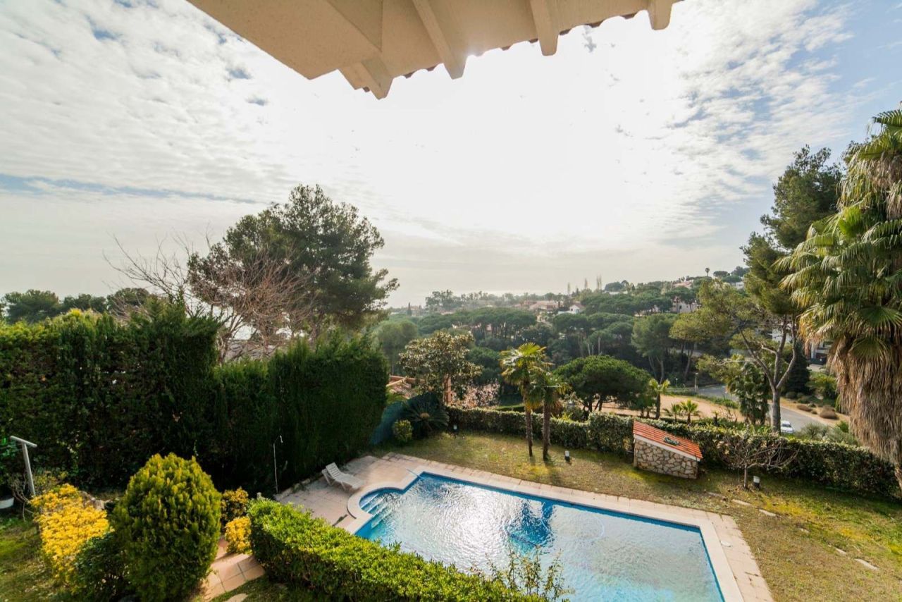 Maison sur la Costa Brava, Espagne, 268 m² - image 1
