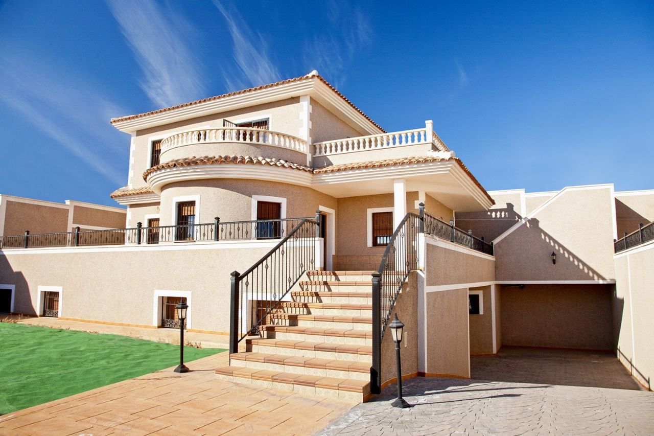 Haus in Costa Blanca, Spanien, 335 m² - Foto 1