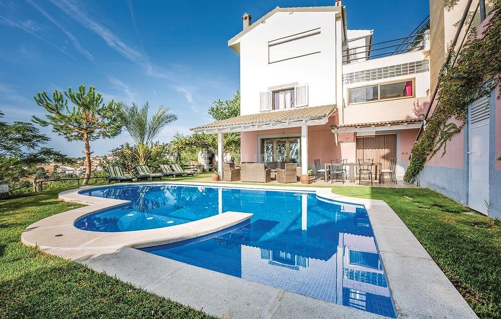 Maison sur la Costa del Maresme, Espagne, 608 m² - image 1