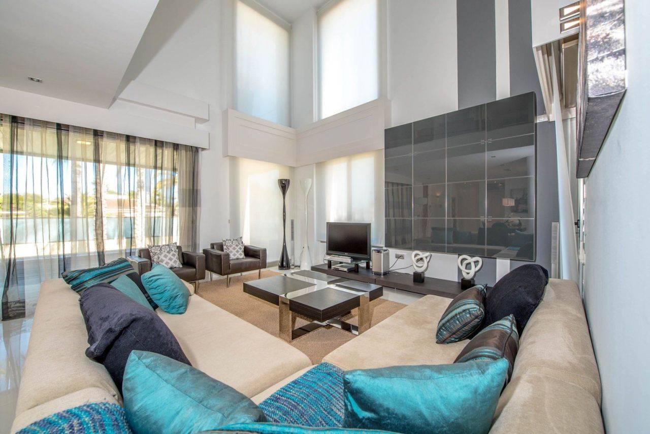 Casa en la Costa Blanca, España, 300 m² - imagen 2