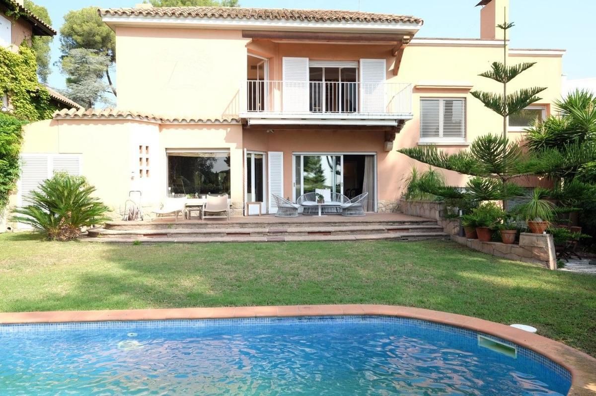 Haus in Barcelona, Spanien, 520 m² - Foto 2