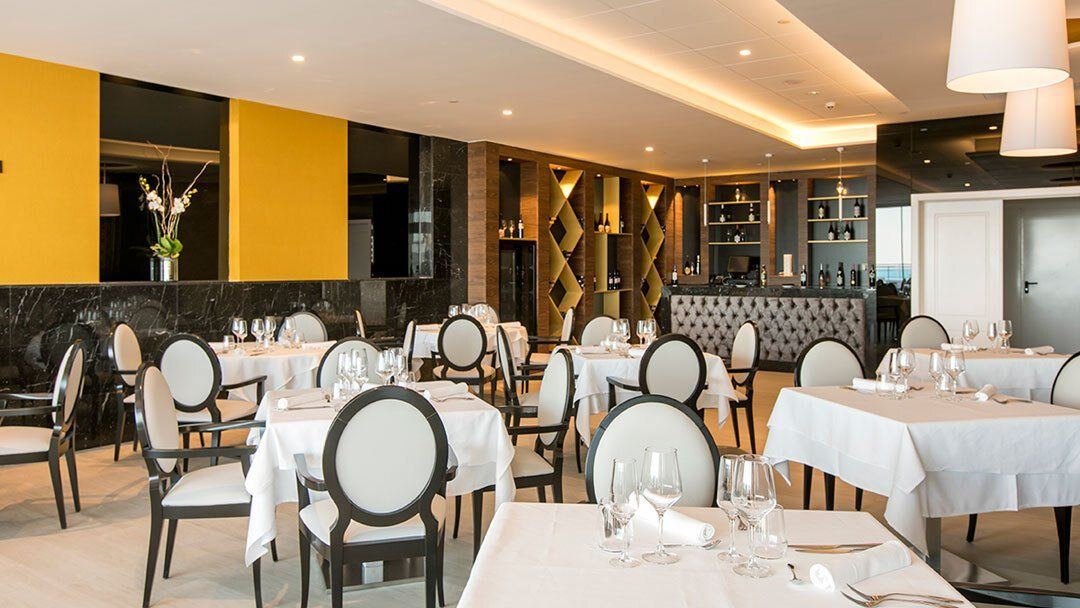 Commercial property in Barcelona, Spain, 238 m² - picture 2