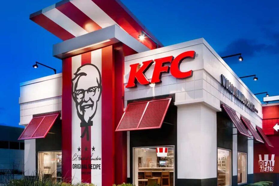 Commercial property in Barcelona, Spain, 119 m² - picture 2