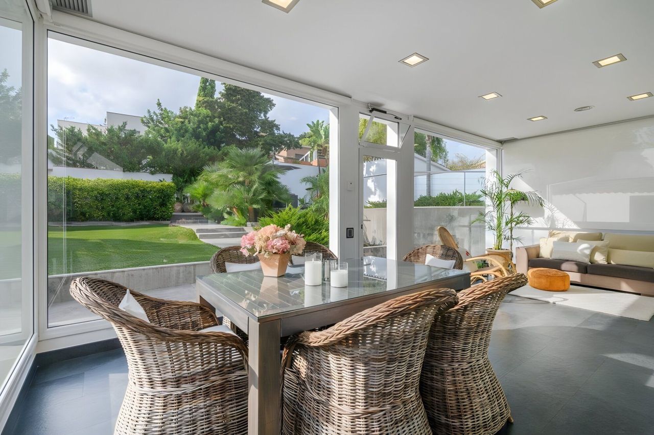 Maison à la Costa del Garraf, Espagne, 232 m² - image 3