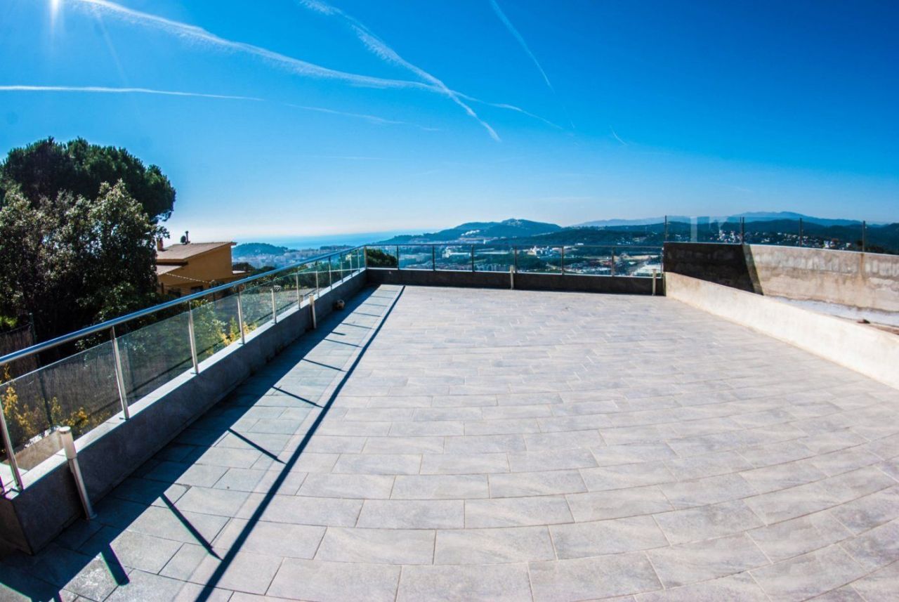 Casa en la Costa Brava, España, 584 m² - imagen 3