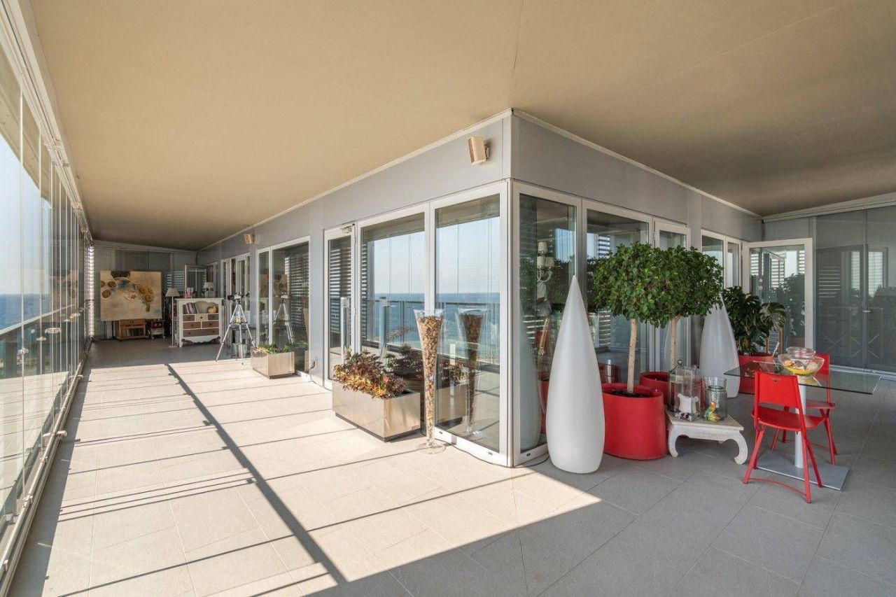 Piso en Barcelona, España, 201 m² - imagen 3