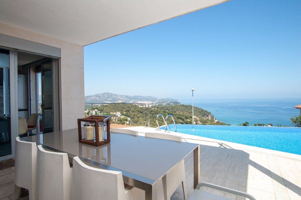 Casa en la Costa Brava, España, 196 m² - imagen 4