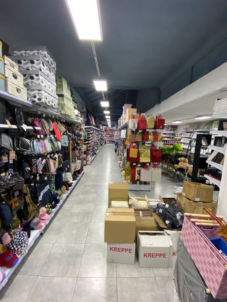 Commercial property in Barcelona, Spain, 635 m² - picture 4