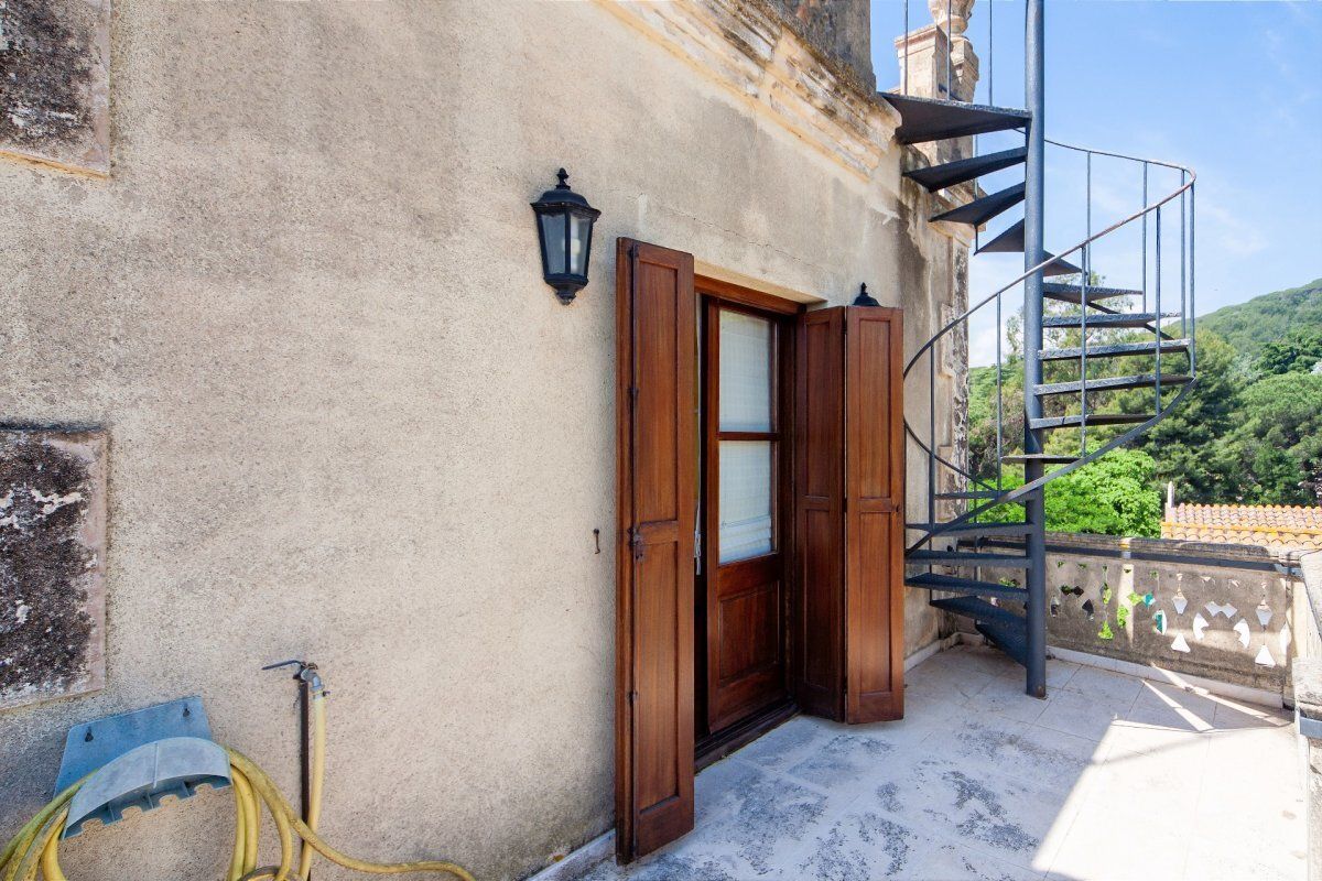 Casa en la Costa del Maresme, España, 1 648 m² - imagen 5