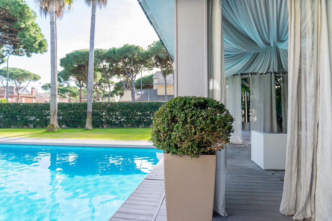 Maison à la Costa del Garraf, Espagne, 642 m² - image 5