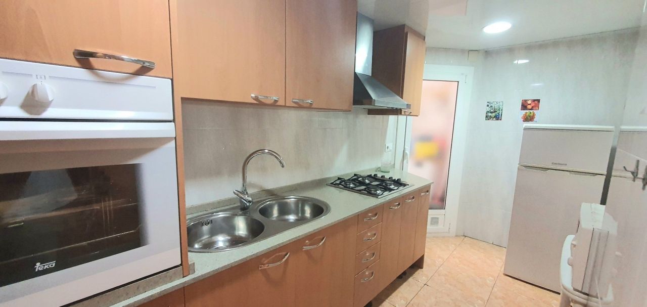 Flat in Barcelona, Spain, 78 m² - picture 5