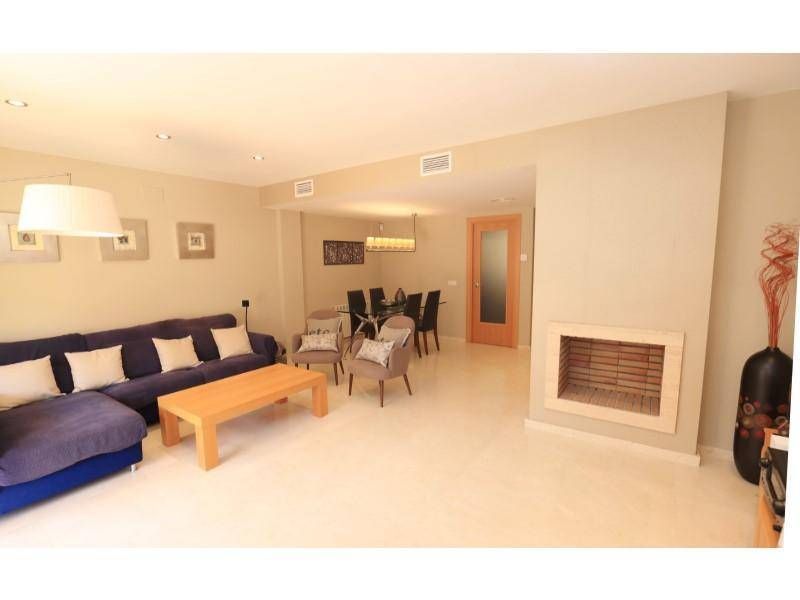 Casa adosada en la Costa del Maresme, España, 256 m² - imagen 5