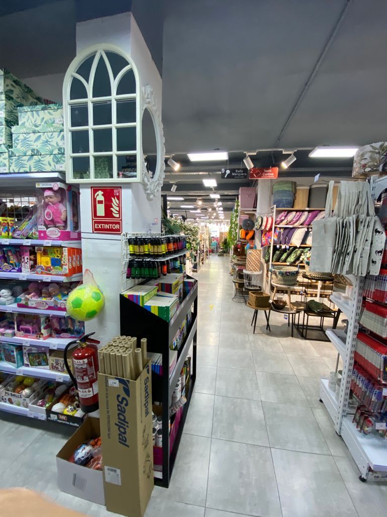 Commercial property in Barcelona, Spain, 635 m² - picture 5