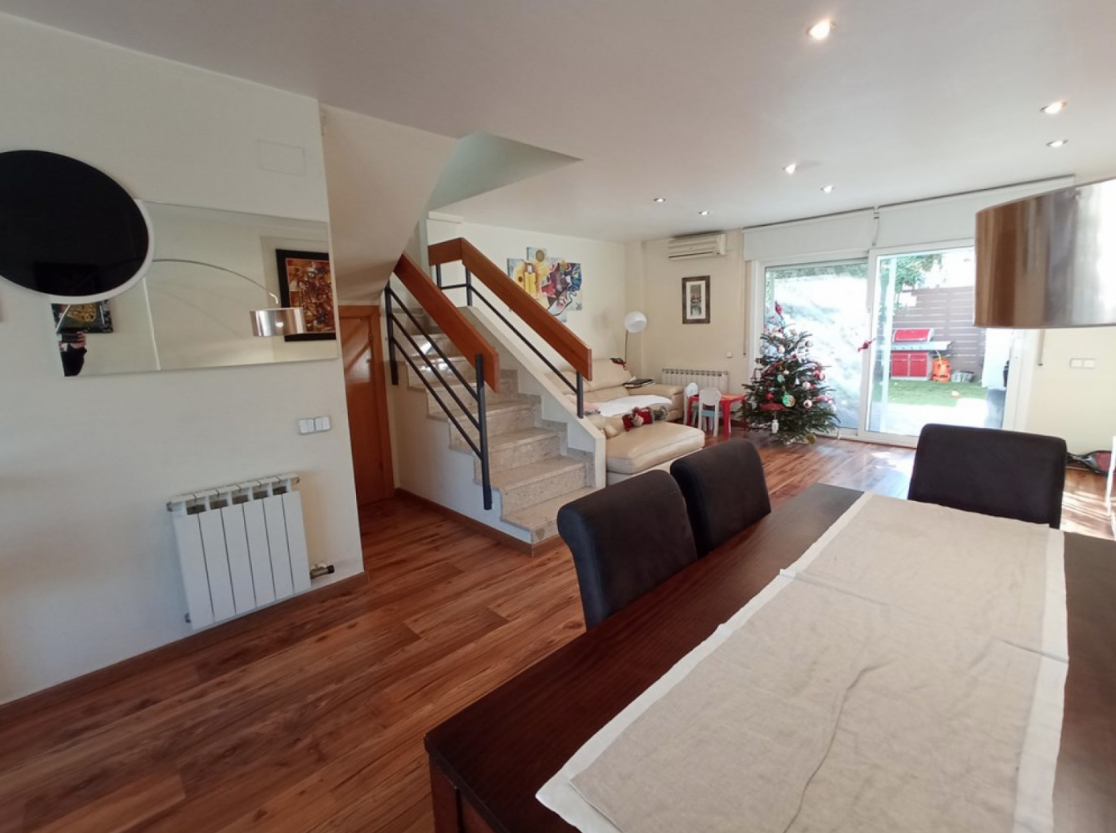 Townhouse in Barcelona, Spain, 150 m² - picture 6