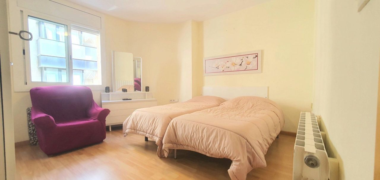 Flat in Barcelona, Spain, 78 m² - picture 7