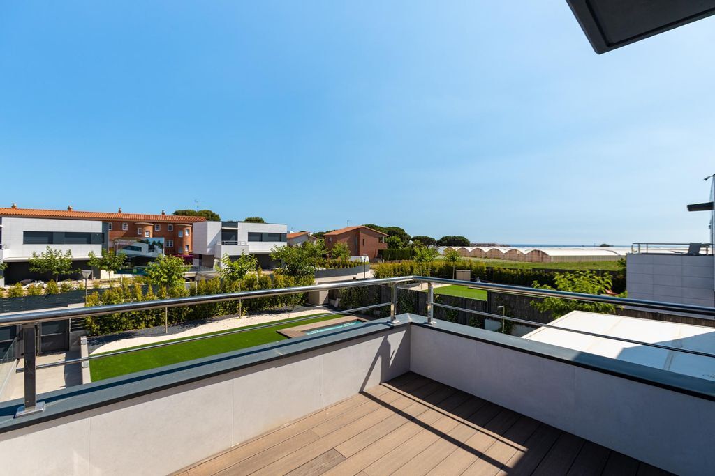 Casa en la Costa del Maresme, España, 474 m² - imagen 7
