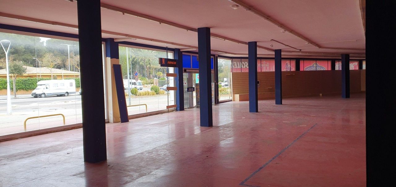 Propiedad comercial en la Costa Brava, España, 2 174 m² - imagen 7