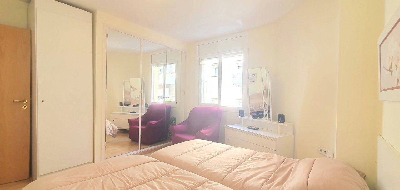 Flat in Barcelona, Spain, 78 m² - picture 8