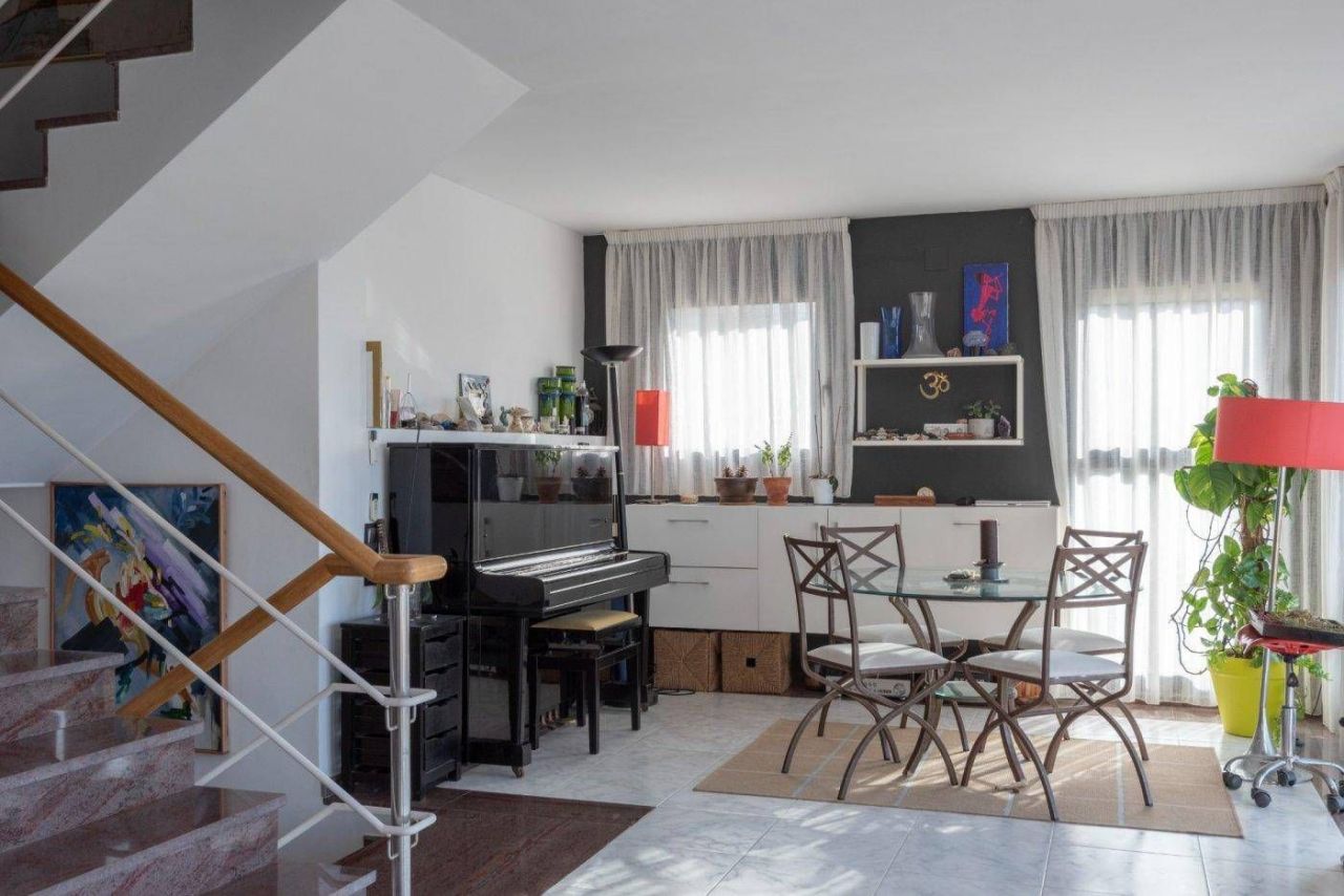 Maison à la Costa del Garraf, Espagne, 308 m² - image 8