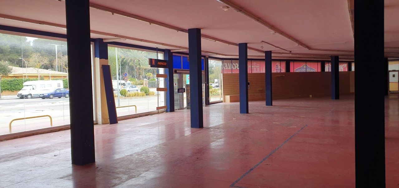 Propiedad comercial en la Costa Brava, España, 2 174 m² - imagen 8