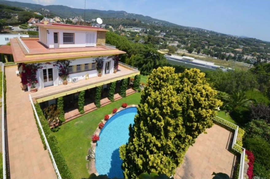 Casa en la Costa del Maresme, España, 1 332 m² - imagen 8