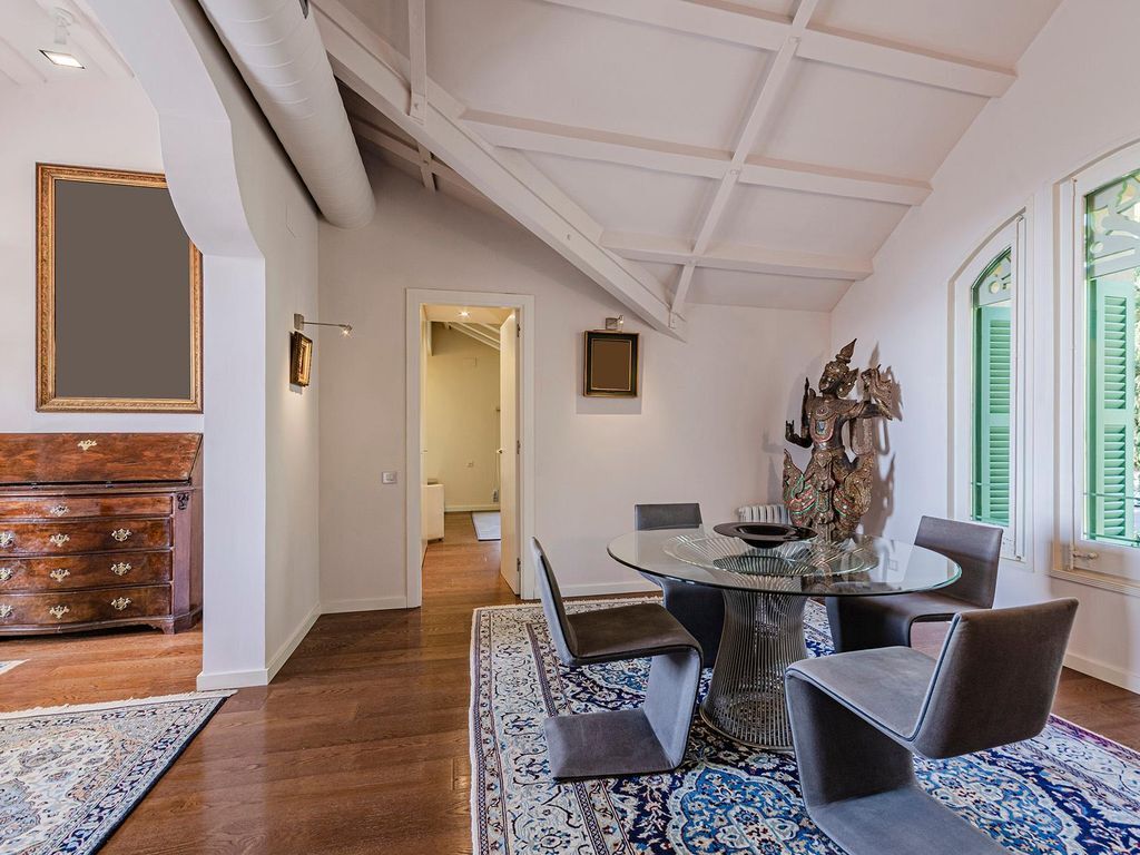 Flat in Barcelona, Spain, 202 m² - picture 8