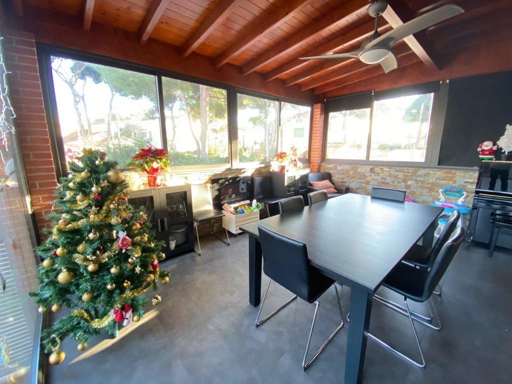 Townhouse in Barcelona, Spain, 236 m² - picture 8