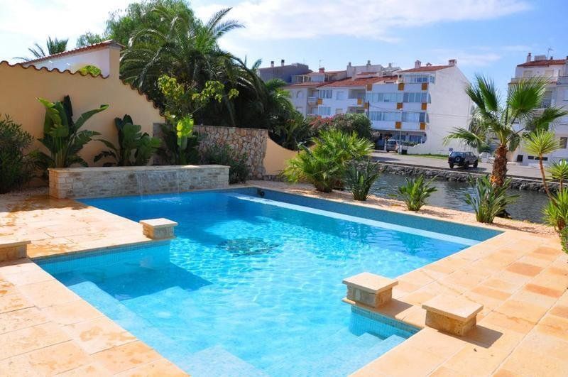 Casa en la Costa Brava, España, 546 m² - imagen 9