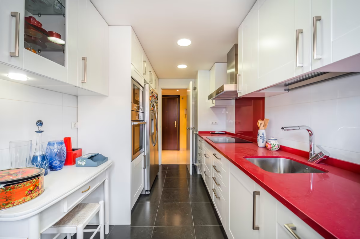 Flat in Madrid, Spain, 130 m² - picture 9